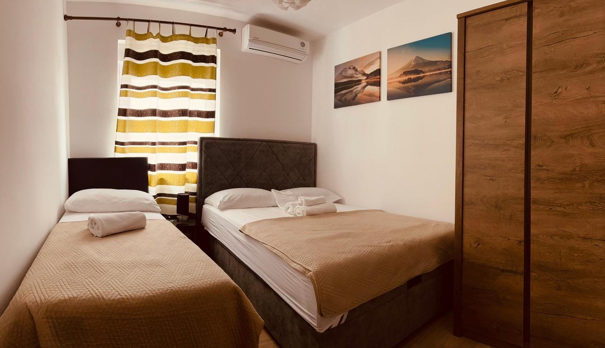 Apartment Karlo โนวาลยา ภายนอก รูปภาพ
