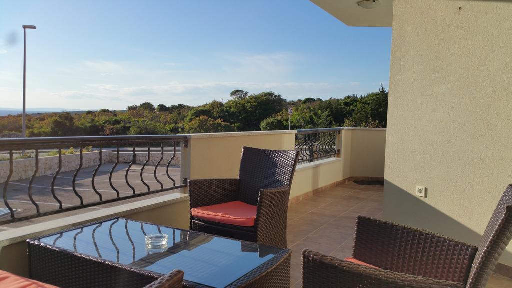Apartment Karlo โนวาลยา ภายนอก รูปภาพ