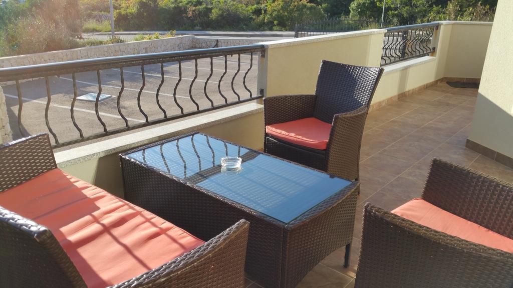 Apartment Karlo โนวาลยา ภายนอก รูปภาพ